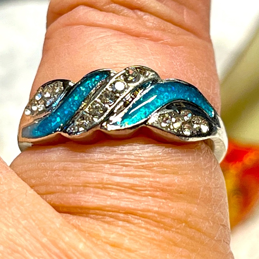 LAST CGANCE 🦋Cute silver plate ring with rhinestone and inlay opal look/costume